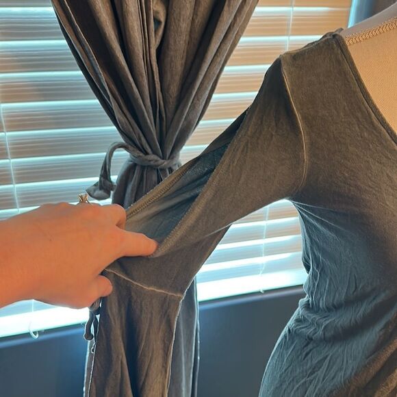 4/$20 American Eagle dress open back with tie - Picture 2 of 6